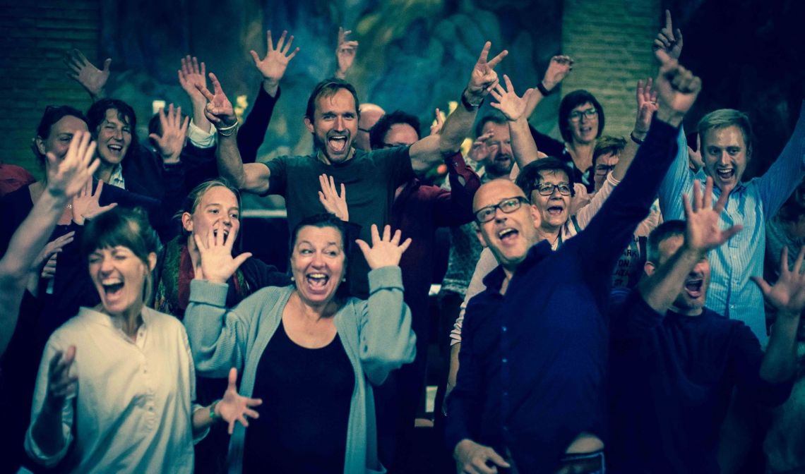 2982